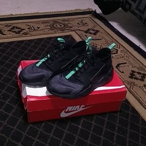 Nike Air Huarache Run Ultra GS Black/Green Glow